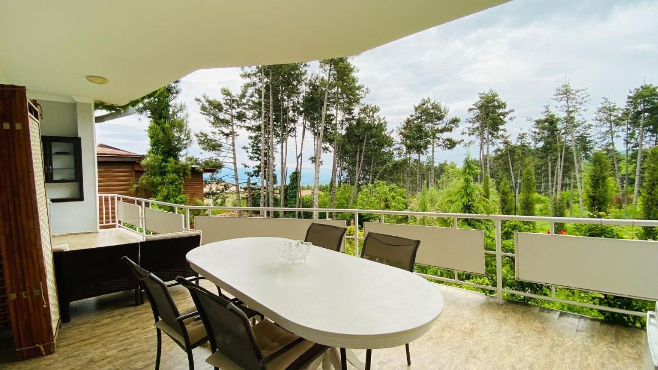 Neli & Zaal Guest House Телави Екстериор снимка