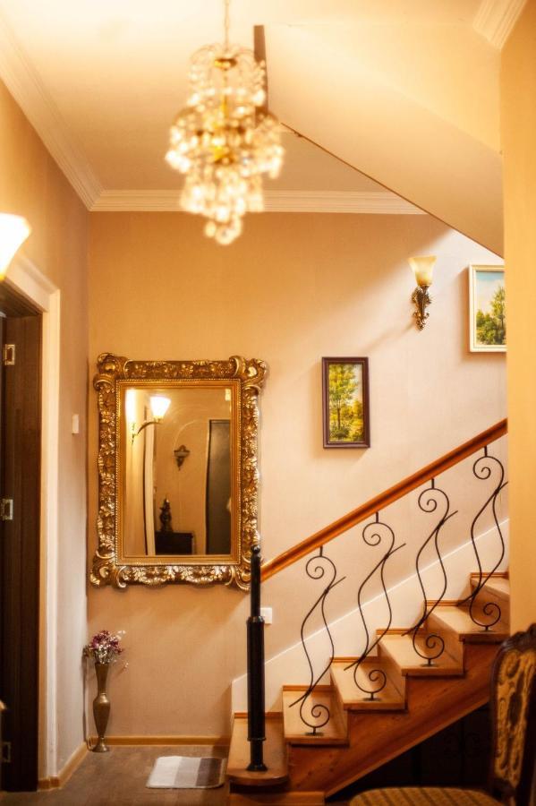 Neli & Zaal Guest House Телави Екстериор снимка