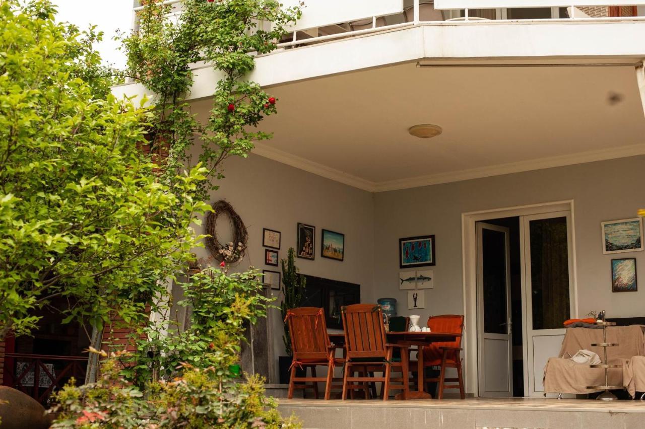 Neli & Zaal Guest House Телави Екстериор снимка